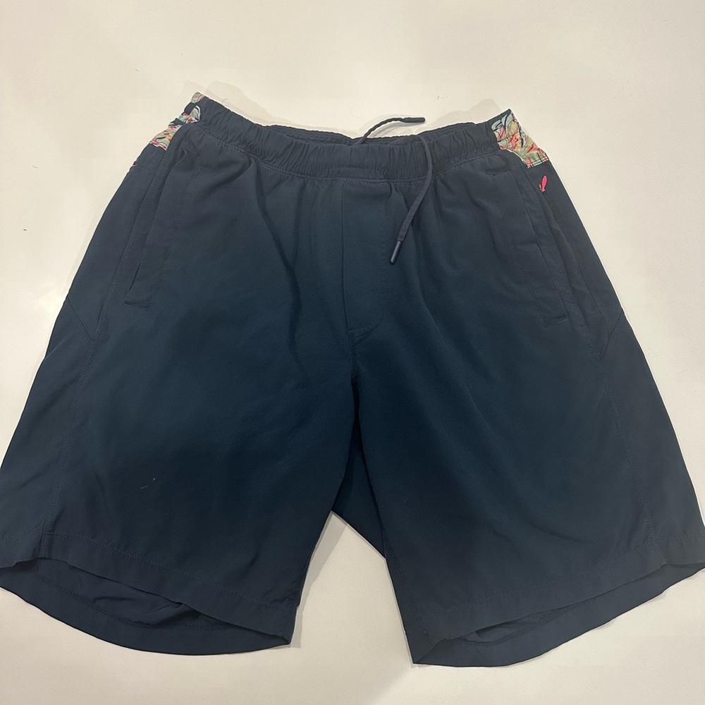 Birddogs Shorts - Size L